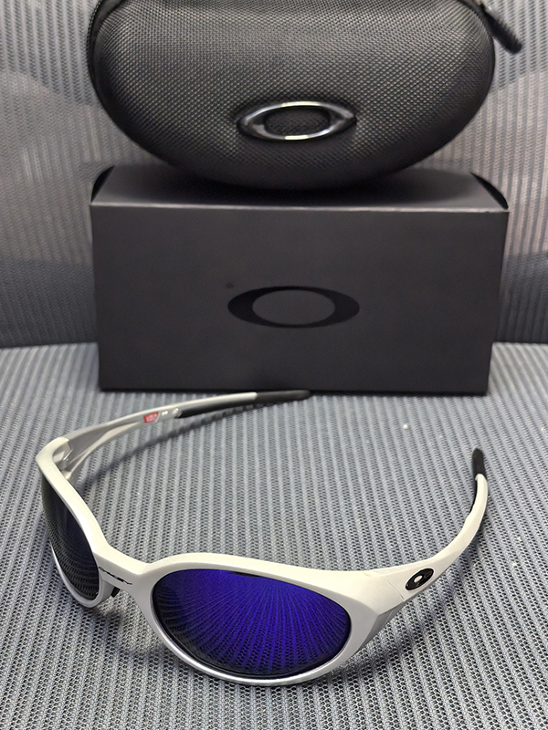 OO9438/Eye Jacket Redux